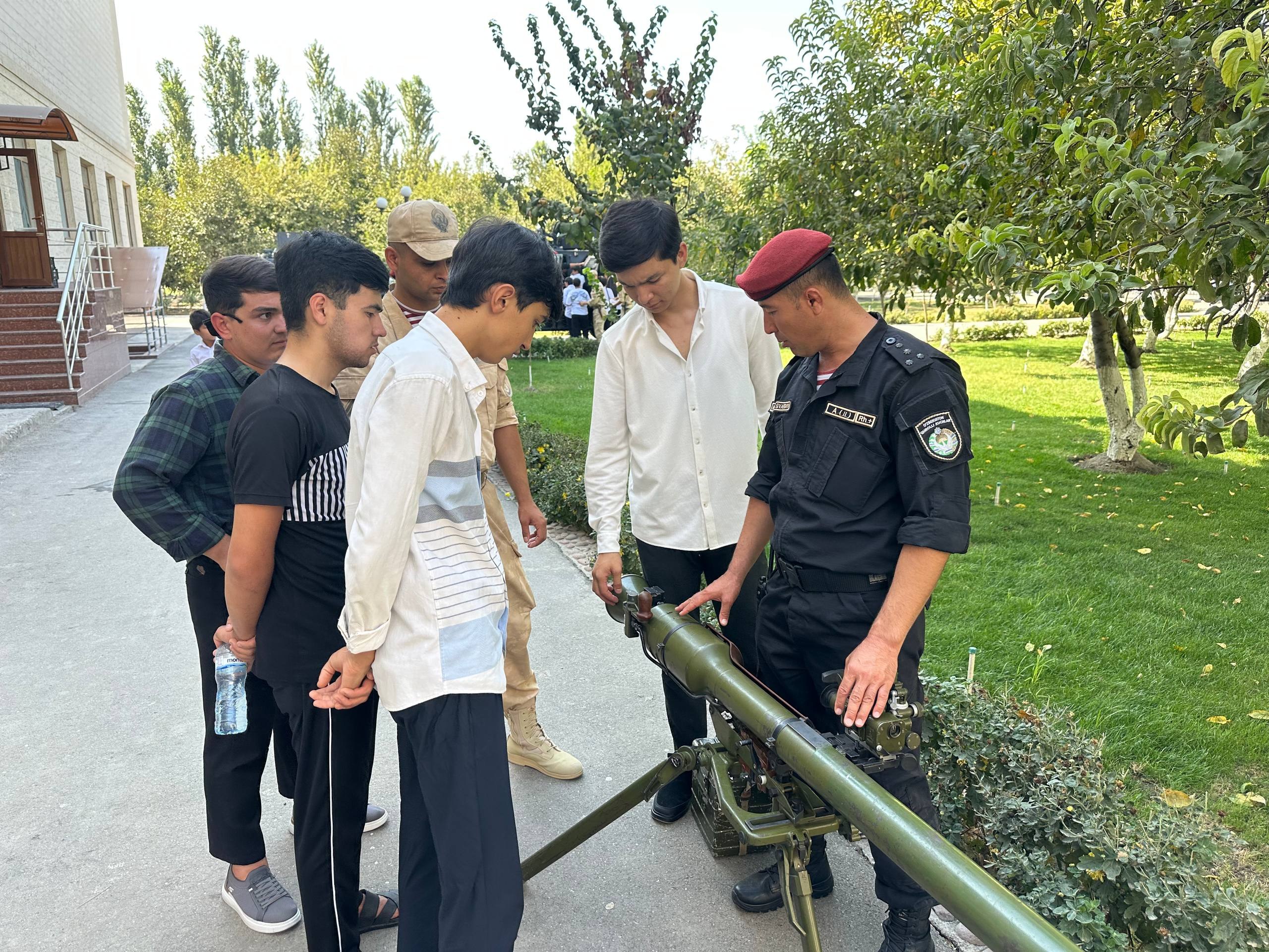Weapons, service horses, and emergency drills — students at the National Guard