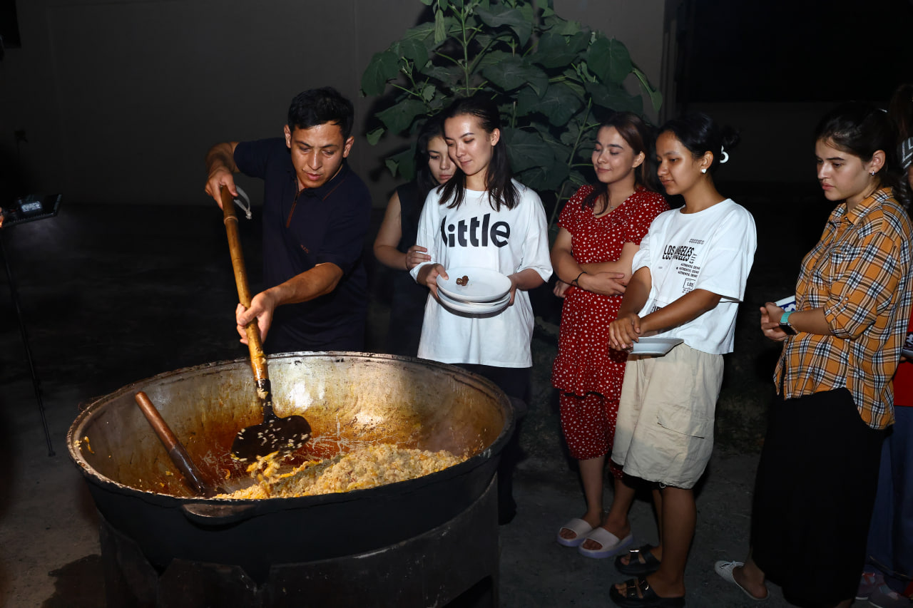 Around One Table: The First Steps of Student Life