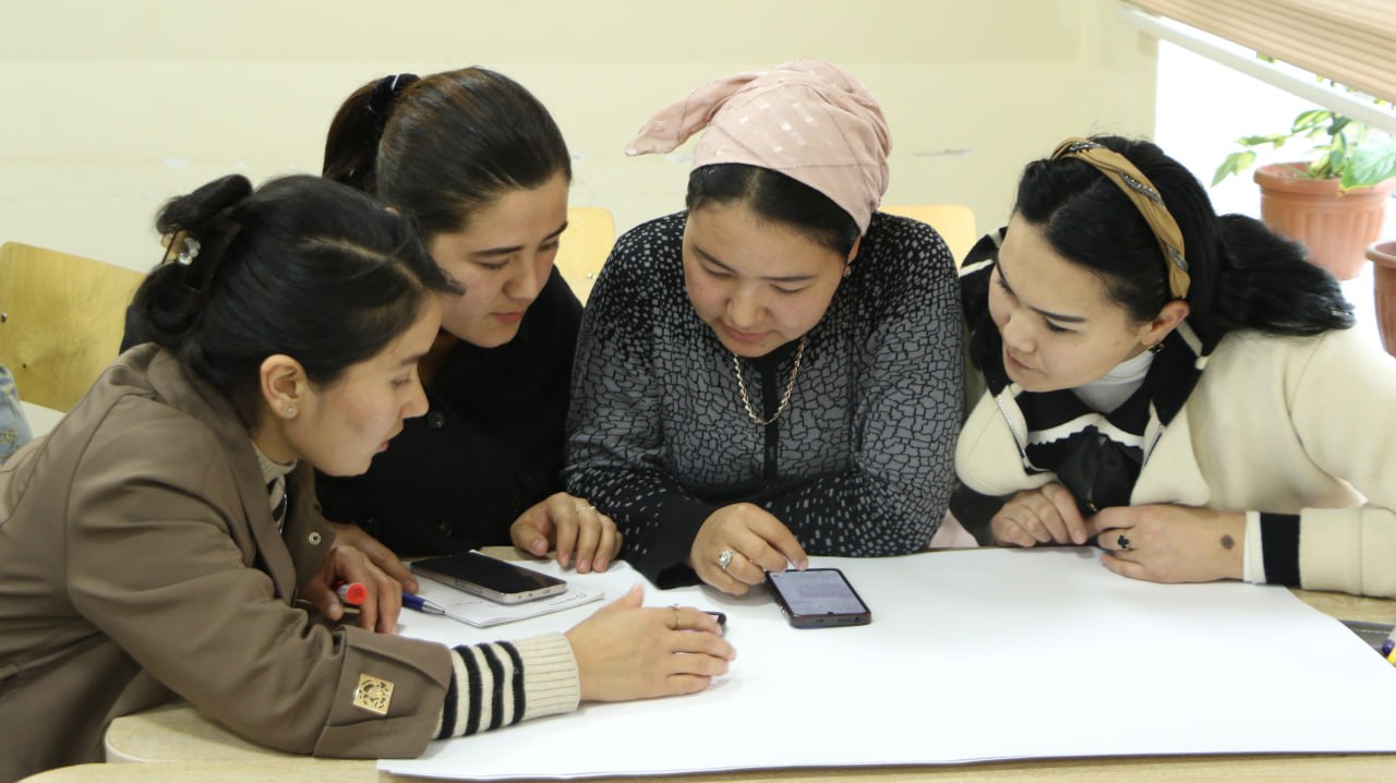 Talaba qizlar yetakchilik ko‘nikmalarini rivojlantirmoqda